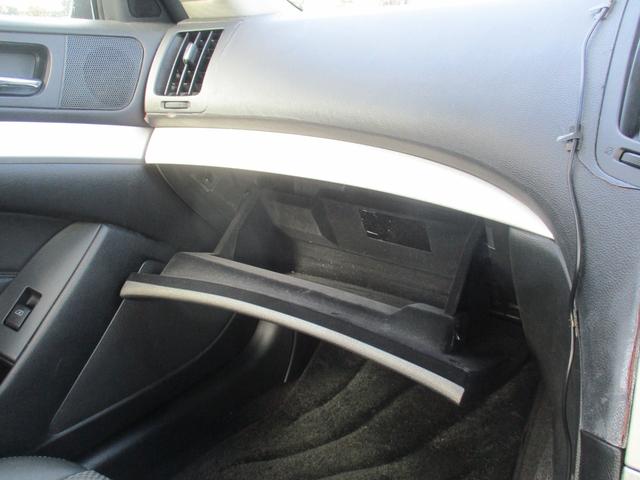 スカイライン ３７０ＧＴ　タイプＳ　６速ＭＴ／ＶＤＣ／ポータブルナビＴＶ／インテリキー／イモビ／ビルトインＥＴＣ／革巻きＨ／前席パワーＳ／３６０°＋リアドラレコ／サイド＆カーテンＳＲＳ／ＡＦＳ付キセノンライト／フォグ／純１９ＡＷ／Ｒスポ（34枚目）