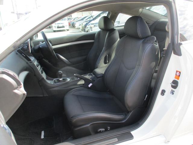 スカイライン ３７０ＧＴ　タイプＳ　６速ＭＴ／ＶＤＣ／ポータブルナビＴＶ／インテリキー／イモビ／ビルトインＥＴＣ／革巻きＨ／前席パワーＳ／３６０°＋リアドラレコ／サイド＆カーテンＳＲＳ／ＡＦＳ付キセノンライト／フォグ／純１９ＡＷ／Ｒスポ（45枚目）