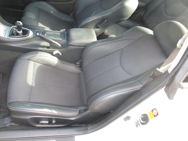 スカイライン ３７０ＧＴ　タイプＳ　６速ＭＴ／ＶＤＣ／ポータブルナビＴＶ／インテリキー／イモビ／ビルトインＥＴＣ／革巻きＨ／前席パワーＳ／３６０°＋リアドラレコ／サイド＆カーテンＳＲＳ／ＡＦＳ付キセノンライト／フォグ／純１９ＡＷ／Ｒスポ（47枚目）