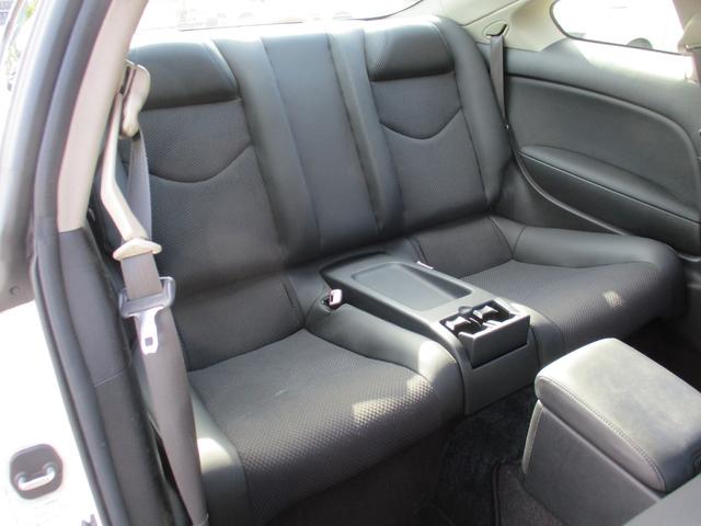 スカイライン ３７０ＧＴ　タイプＳ　６速ＭＴ／ＶＤＣ／ポータブルナビＴＶ／インテリキー／イモビ／ビルトインＥＴＣ／革巻きＨ／前席パワーＳ／３６０°＋リアドラレコ／サイド＆カーテンＳＲＳ／ＡＦＳ付キセノンライト／フォグ／純１９ＡＷ／Ｒスポ（50枚目）