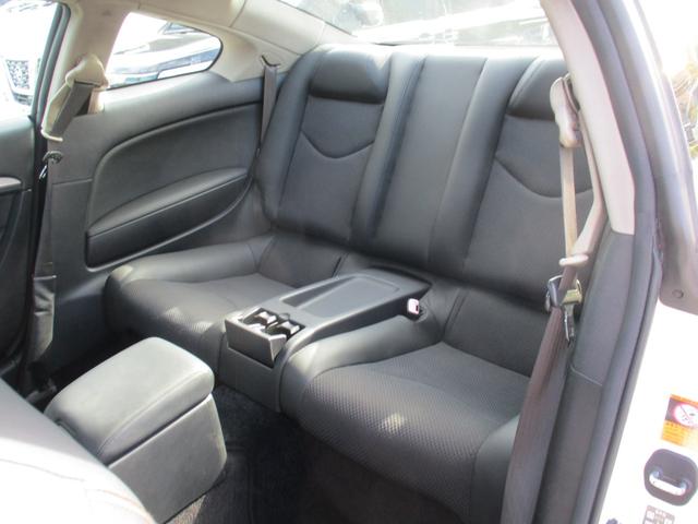 スカイライン ３７０ＧＴ　タイプＳ　６速ＭＴ／ＶＤＣ／ポータブルナビＴＶ／インテリキー／イモビ／ビルトインＥＴＣ／革巻きＨ／前席パワーＳ／３６０°＋リアドラレコ／サイド＆カーテンＳＲＳ／ＡＦＳ付キセノンライト／フォグ／純１９ＡＷ／Ｒスポ（51枚目）