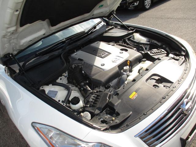 スカイライン ３７０ＧＴ　タイプＳ　６速ＭＴ／ＶＤＣ／ポータブルナビＴＶ／インテリキー／イモビ／ビルトインＥＴＣ／革巻きＨ／前席パワーＳ／３６０°＋リアドラレコ／サイド＆カーテンＳＲＳ／ＡＦＳ付キセノンライト／フォグ／純１９ＡＷ／Ｒスポ（74枚目）