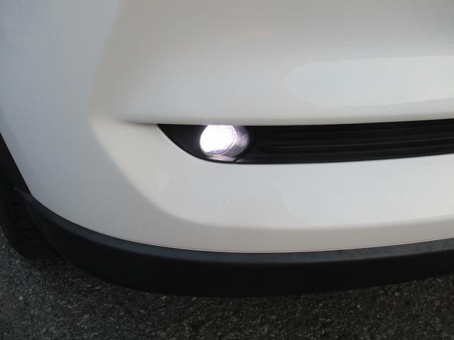 キズやへこみの修理もポイントエフにお任せください♪　ポイントエフでは、自社板金工場を保有しております。　数台の台車も完備♪もちろん無料です♪　お困りの際は、是非ご相談下さい！