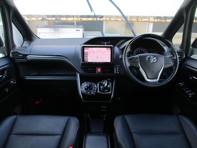 エスクァイア ハイブリッドＧｉ　後期型／禁煙／ＡＬＰＩＮＥ９型ナビフルセグ／Ｂカメラ／１２．８型後席フリップダウンＭ／ＨＤＭＩ＆ＵＳＢ／両自動ドア／スマキ－／ＥＴＣ／クルコン／合皮革前席Ｓヒ－タ－／１００Ｖ電源／Ｗオ－トＡＣ／ＬＥＤ（4枚目）