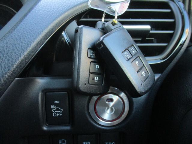 エスクァイア ハイブリッドＧｉ　後期型／禁煙／ＡＬＰＩＮＥ９型ナビフルセグ／Ｂカメラ／１２．８型後席フリップダウンＭ／ＨＤＭＩ＆ＵＳＢ／両自動ドア／スマキ－／ＥＴＣ／クルコン／合皮革前席Ｓヒ－タ－／１００Ｖ電源／Ｗオ－トＡＣ／ＬＥＤ（20枚目）