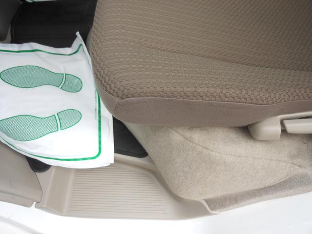 ＮＶ１００クリッパーバン ＧＸ　４ＷＤ　４速ＡＴ　キーレス　衝突軽減ブレーキ　純正ナビ　フルセグＴＶ　ＣＤ　ブルートゥース　バックカメラ　ＥＴＣ　ナビ連動ドライブレコーダー　社外アルミ　電動格納ドアミラー（49枚目）