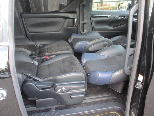 ヴェルファイア 2.5Z Aエディション ゴールデンアイズ Wサンルーフ/ALPINE11型ナビフルセグ/Bカメラ/12.8型後席フリップダウン/両自動&パワ-バックドア/スマキ-/ETC/クルコン/専用アルカンタ-ラHレザ-S/N席&2列目オットマン/LED(51枚目)