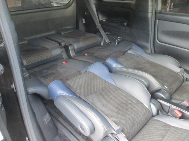 ヴェルファイア 2.5Z Aエディション ゴールデンアイズ Wサンルーフ/ALPINE11型ナビフルセグ/Bカメラ/12.8型後席フリップダウン/両自動&パワ-バックドア/スマキ-/ETC/クルコン/専用アルカンタ-ラHレザ-S/N席&2列目オットマン/LED(55枚目)