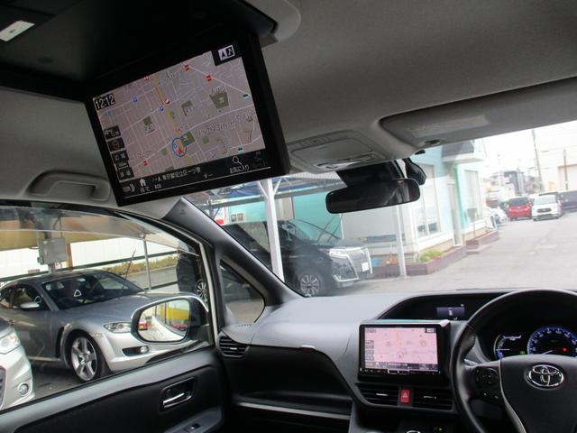 ノア ハイブリッドＧ　１オ－ナ－／禁煙車／セ－フティセンス／９型ナビフルセグ／Ｂカメラ／１２．８型後席フリップダウンＭ／両自動ドア／スマ－トキ－／ＥＴＣ／クルコン／前席Ｓヒ－タ－／Ｗオ－トＡＣ／ＬＥＤ／ＴＲＤＦ＆Ｒエアロ／（7枚目）