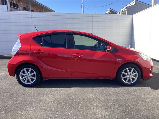 アクア Ｓ　キーレスエントリ　フルセグ地デジ　ナビ＆ＴＶ　オートエアコン　デュアルエアバック　ＥＳＣ　Ｂカメラ　パワーウィンドウ　ＡＵＸ端子　ＥＴＣ　ＤＶＤ再生可能　ＳＲＳ　パワーステアリング　ＡＢＳ（13枚目）