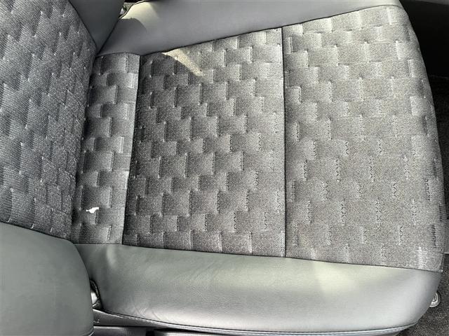 ヴォクシー ハイブリッドＳ－Ｚ　パワーウィンドウ　ＤＶＤ再生機能　インテリキー　横滑防止装置　地デジＴＶ　アクティブクルーズコントロール　１オナ　フルオートエアコン　リアカメラ　エアバッグ　ＡＢＳ　１００Ｖ充電　ナビＴＶ　ＷＡＣ（18枚目）