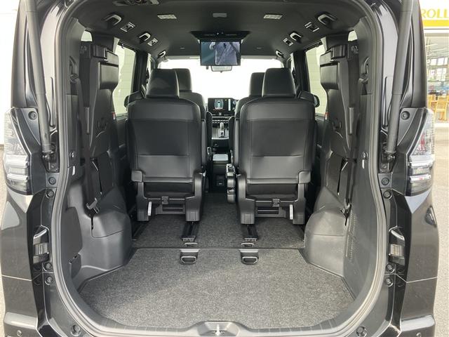 ヴォクシー ハイブリッドＳ－Ｚ　パワーウィンドウ　ＤＶＤ再生機能　インテリキー　横滑防止装置　地デジＴＶ　アクティブクルーズコントロール　１オナ　フルオートエアコン　リアカメラ　エアバッグ　ＡＢＳ　１００Ｖ充電　ナビＴＶ　ＷＡＣ（25枚目）