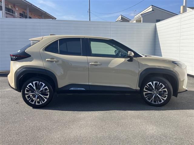 ヤリスクロス Ｚ　バックモニタ　横滑り防止システム　ナビ＆ＴＶ　イモビ　カーテンエアバッグ　クルーズＣ　エアコン　スマートキ－　アルミ　地デジ　キーフリー　パワステ　ダブルエアバック　ＬＥＤヘット　エアバッグ　ＡＢＳ（6枚目）