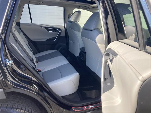 ＲＡＶ４ Ｇ　Ｚパッケージ　インテリジェントクリアランスソナー　パノラマルーフ　整備記録簿　ＡＷＤ　ＬＥＤライト　アルミホイル　オートクルーズ　横滑り防止装置　バックガイドモニター　盗難防止装置　デュアルエアバッグ　メモリナビ（26枚目）