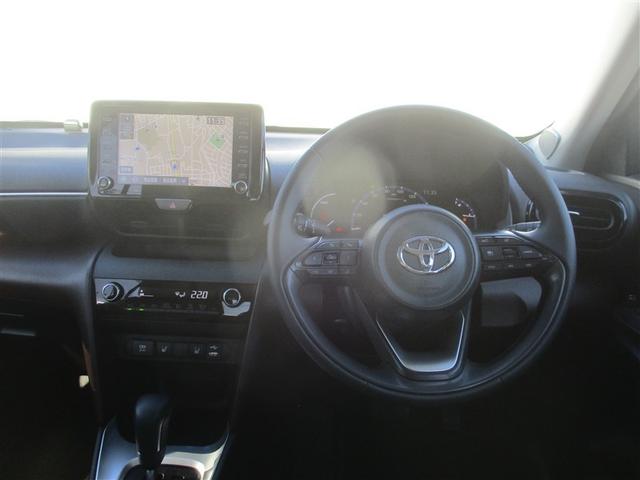 ヤリスクロス ハイブリッドＺ　ドライブレコーダ　インテリジェントキー　アルミホイル　ＬＥＤライト　リアカメラ　ナビ　クルーズコントロール　横滑り防止システム　メモリーナビゲーション　電動シ－ト　パワステ　オートエアコン　キーフリー（3枚目）