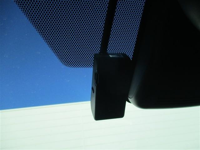 ヤリスクロス ハイブリッドＺ　ドライブレコーダ　インテリジェントキー　アルミホイル　ＬＥＤライト　リアカメラ　ナビ　クルーズコントロール　横滑り防止システム　メモリーナビゲーション　電動シ－ト　パワステ　オートエアコン　キーフリー（7枚目）