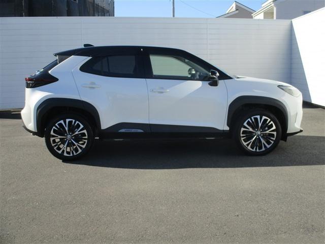 ヤリスクロス ハイブリッドＺ　ドライブレコーダ　インテリジェントキー　アルミホイル　ＬＥＤライト　リアカメラ　ナビ　クルーズコントロール　横滑り防止システム　メモリーナビゲーション　電動シ－ト　パワステ　オートエアコン　キーフリー（30枚目）