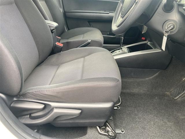 カローラフィールダー ハイブリッド 1オーナー車 メモリーナビゲーション キーレスエントリーキー 横滑り防止装置付 点検記録簿 エアバック パワーウィンドウ ワンセグテレビ オートエアコン サイドエアバック ETC車載器 バックモニター(22枚目)