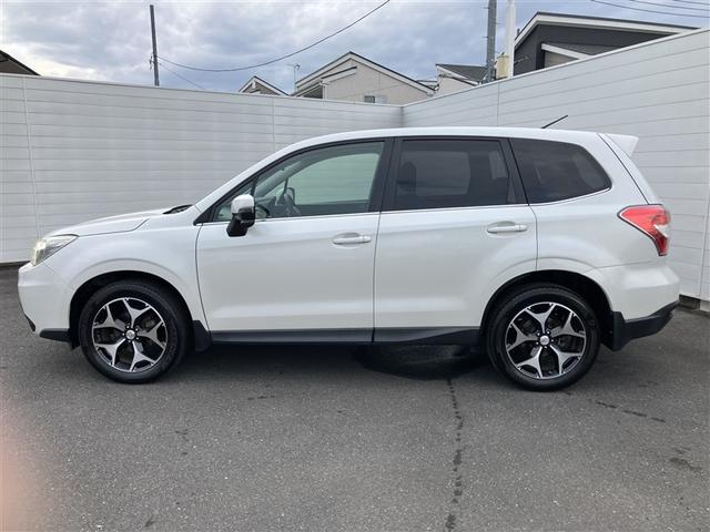 フォレスター ２．０ｉ－Ｓ　アイサイト　スマートキー＆プッシュスタート　アイスト　イモビライザー　ＡＢＳ　エアバッグ　アルミホイール　オートクルーズ　ＬＥＤヘッドライト　ミュージックプレイヤー接続可　衝突軽減ブレーキ　電動シート　キーレス（10枚目）