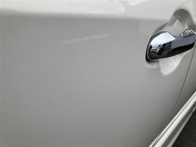 ノア ハイブリッドＳｉ　ダブルバイビーＩＩ　Ｂカメラ　横滑り防止装置　記録簿有　ＬＥＤ　エアロ　地デジ　ドラレコ　ミュージックプレイヤー接続可　１オーナー　オートクルーズ　ＤＶＤ再生可　メモリナビ　エアバッグ　ＥＴＣ　ナビ＆ＴＶ　３列シート（8枚目）