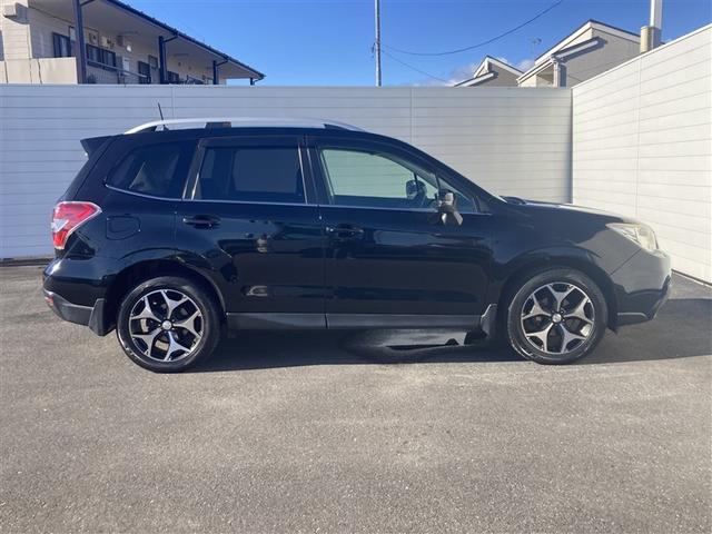 フォレスター ２．０ｉ－Ｓ　アイサイト　ＡＢＳ　エアバッグ　アルミホイール　衝突軽減ブレーキ　オートエアコン　ナビ＆ＴＶ　バックカメラ　４ＷＤ　フルセグＴＶ　ＨＤＤナビ（11枚目）