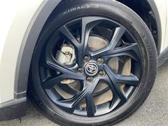 納車前に、しっかりと当社整備工場にて整備を行います。エンジンオイル、エンジンオイルフィルター、ワイパーゴム、バッテリーは新品に交換してからお渡しです！金額はかかりません！！（＾−＾）ｖ 3