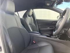 納車前に、しっかりと当社整備工場にて整備を行います。エンジンオイル、エンジンオイルフィルター、ワイパーゴム、バッテリーは新品に交換してからお渡しです！金額はかかりません！！（＾−＾）ｖ 4