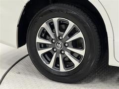 タイヤサイズは１９５／６５Ｒ１５！純正アルミホイール！残り溝は６ミリ程度です！ 6