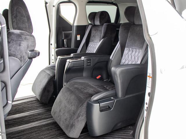 2.5S Cパッケージ (禁煙車)(黒ハーフレザー)(エグゼクティブシート)(純正10インチSDナビ)後席モニター/バックカメラ/両側自動ドア/パワーバックドア/クルーズコントロール/クリアランスソナー/社外19インチアルミ(4枚目)