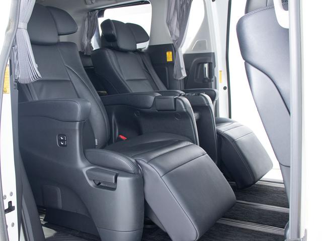 ヴェルファイア ２．４Ｚ　Ｇエディション　（禁煙車）（黒本革）（プレミアムサウンド）（全方位カメラ）後席モニター／エグゼクティブシート／両側自動ドア／パワーバックドア／クルーズコントロール／クリアランスソナー／ＡＣ１００Ｖ電源（22枚目）