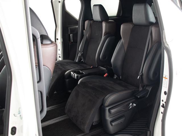 アルファード ２．５Ｓ　Ａパッケージ　タイプブラック　（禁煙車）（シルクブレイズエアロ）（社外１９インチアルミ）（サンルーフ）アルパインＢＩＧ－Ｘ１１型ナビ／後席モニター／前車追従レーダークルーズ／衝突被害軽減ブレーキ／踏み間違い防止装置／両側自動ドア／（28枚目）