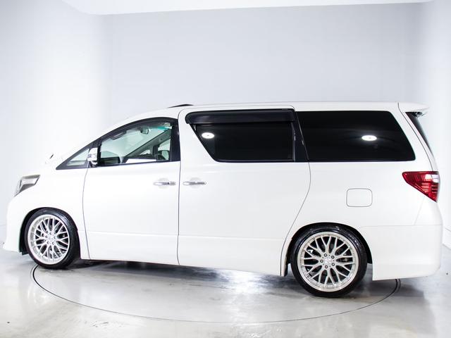 アルファード ２４０Ｓ　（禁煙車）（サンルーフ）（社外２０インチアルミ＆ダウンサス）（両側自動ドア）純正ＨＤＤナビ／後席モニター／バックカメラ／クリアランスソナー／ビルトインＥＴＣ／Ｂｌｕｅｔｏｏｔｈ接続／フルセグＴＶ／（17枚目）