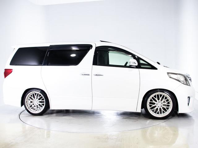 アルファード ２４０Ｓ　（禁煙車）（サンルーフ）（社外２０インチアルミ＆ダウンサス）（両側自動ドア）純正ＨＤＤナビ／後席モニター／バックカメラ／クリアランスソナー／ビルトインＥＴＣ／Ｂｌｕｅｔｏｏｔｈ接続／フルセグＴＶ／（21枚目）