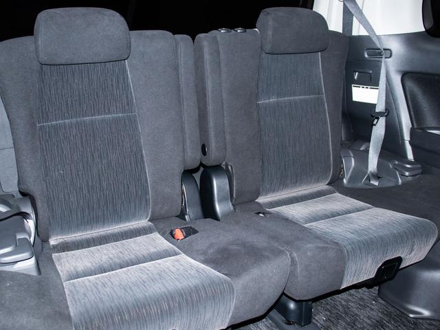 アルファード ２４０Ｓ　（禁煙車）（サンルーフ）（社外２０インチアルミ＆ダウンサス）（両側自動ドア）純正ＨＤＤナビ／後席モニター／バックカメラ／クリアランスソナー／ビルトインＥＴＣ／Ｂｌｕｅｔｏｏｔｈ接続／フルセグＴＶ／（28枚目）