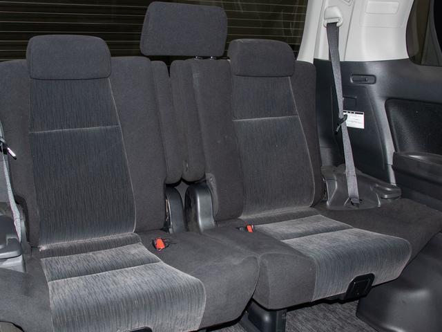 アルファード ２４０Ｓ　（禁煙車）（新品１６インチアルミ＆ブロックタイヤ）（新品ルーフキャリア）（新品シートカバー）両側自動ドア／純正ＨＤＤナビ／後席モニター／バックカメラ／ビルトインＥＴＣ／クリアランスソナー／（30枚目）