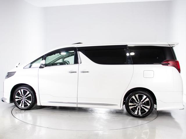アルファード ２．５Ｓ　Ｃパッケージ　（禁煙車）（ツインサンルーフ）（モデリスタエアロ）（デジタルインナーミラー）黒合皮エグゼクティブシート／トヨタセーフティセンス／ＢＳＭ／３眼ＬＥＤヘッドライト／後席モニター／ＡＣ１００Ｖ電源／ＢＳＭ（17枚目）