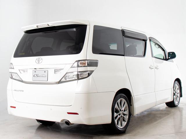 ヴェルファイア ２．４Ｚ　プラチナセレクションＩＩ　（禁煙車）（保冷温庫）（特別仕様車）（後席モニター）両側電動スライドドア／パワーバックドア／クリアランスソナー／バックカメラ／ＨＩＤヘッドライト／コンビハンドル／後席オットマン／Ｂｌｕｅｔｏｏｔｈ接続（16枚目）