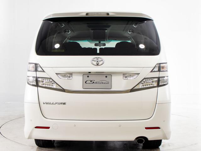 ヴェルファイア ２．４Ｚ　プラチナセレクションＩＩ　（禁煙車）（保冷温庫）（特別仕様車）（後席モニター）両側電動スライドドア／パワーバックドア／クリアランスソナー／バックカメラ／ＨＩＤヘッドライト／コンビハンドル／後席オットマン／Ｂｌｕｅｔｏｏｔｈ接続（17枚目）