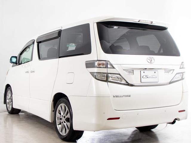 ヴェルファイア ２．４Ｚ　プラチナセレクションＩＩ　（禁煙車）（保冷温庫）（特別仕様車）（後席モニター）両側電動スライドドア／パワーバックドア／クリアランスソナー／バックカメラ／ＨＩＤヘッドライト／コンビハンドル／後席オットマン／Ｂｌｕｅｔｏｏｔｈ接続（18枚目）