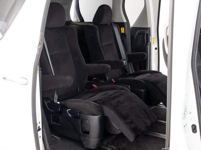 ヴェルファイア ２．４Ｚ　プラチナセレクションＩＩ　（禁煙車）（保冷温庫）（特別仕様車）（後席モニター）両側電動スライドドア／パワーバックドア／クリアランスソナー／バックカメラ／ＨＩＤヘッドライト／コンビハンドル／後席オットマン／Ｂｌｕｅｔｏｏｔｈ接続（24枚目）