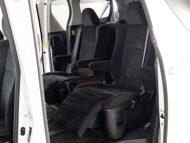 ヴェルファイア ２．４Ｚ　プラチナセレクションＩＩ　（禁煙車）（保冷温庫）（特別仕様車）（後席モニター）両側電動スライドドア／パワーバックドア／クリアランスソナー／バックカメラ／ＨＩＤヘッドライト／コンビハンドル／後席オットマン／Ｂｌｕｅｔｏｏｔｈ接続（25枚目）