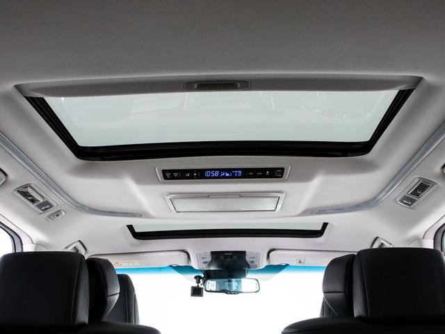 アルファード ２．５Ｓ　Ｃパッケージ　（禁煙車）（サンルーフ）（冷暖房黒革）（純正９型ナビ）後席モニター／トヨタセーフティセンス／踏み間違い防止装置／両側自動ドア／パワーバックドア／バックカメラ／エグゼクティブシート／シートメモリー／（7枚目）