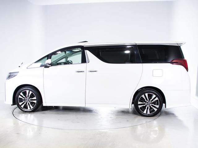 アルファード ２．５Ｓ　Ｃパッケージ　（禁煙車）（サンルーフ）（冷暖房黒革）（純正９型ナビ）後席モニター／トヨタセーフティセンス／踏み間違い防止装置／両側自動ドア／パワーバックドア／バックカメラ／エグゼクティブシート／シートメモリー／（18枚目）