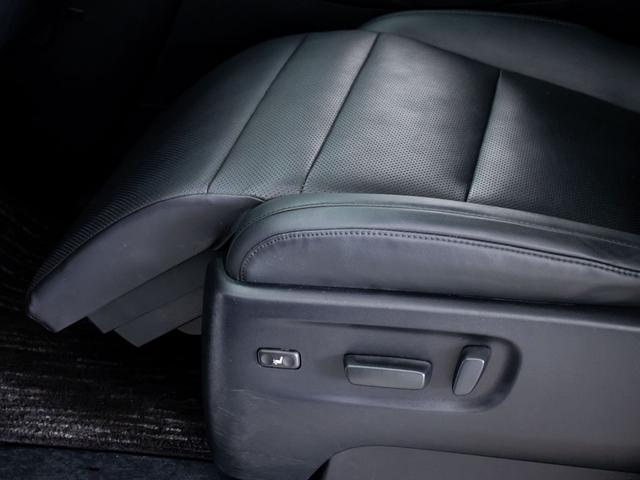 アルファード ２．５Ｓ　Ｃパッケージ　（禁煙車）（サンルーフ）（冷暖房黒革）（純正９型ナビ）後席モニター／トヨタセーフティセンス／踏み間違い防止装置／両側自動ドア／パワーバックドア／バックカメラ／エグゼクティブシート／シートメモリー／（39枚目）