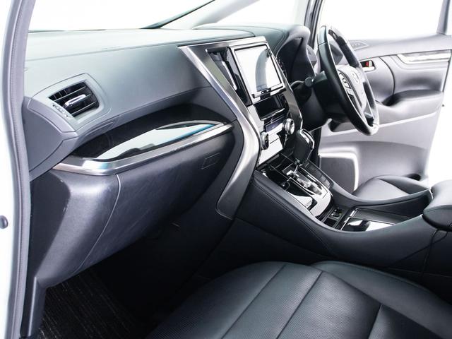 アルファード ２．５Ｓ　Ｃパッケージ　（禁煙車）（サンルーフ）（冷暖房黒革）（純正９型ナビ）後席モニター／トヨタセーフティセンス／踏み間違い防止装置／両側自動ドア／パワーバックドア／バックカメラ／エグゼクティブシート／シートメモリー／（42枚目）