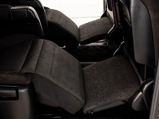 ヴェルファイア 2.4Z Gエディション (点検記録簿11枚)(エグゼクティブシート)(後席モニター)(両側自動ドア)パワーバックドア/純正HDDナビ/全方位カメラ/パワーシート/シートメモリー/コンビハンドル/クルーズコントロール/(37枚目)