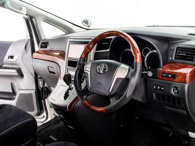 ヴェルファイア 2.4Z プラチナムセレクション (禁煙車)(特別仕様車)(後席モニター)(両側電動スライドドア)パワーバックドア/専用アルカンターラシート/クリアランスソナー/コンビハンドル/フルセグTV/Bluetooth接続/HIDヘッドライト(32枚目)