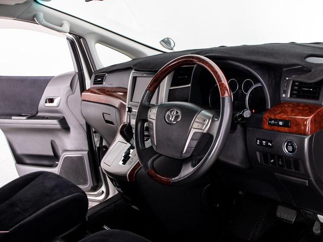 ヴェルファイア 2.4Z プラチナムセレクション (サンルーフ)(社外20インチアルミ)(エアロカスタム)(プレミアムサウンド)後席モニター/両側自動ドア/パワーバックドア/AC100V電源/バックカメラ/クリアランスソナー/コンビハンドル/(35枚目)