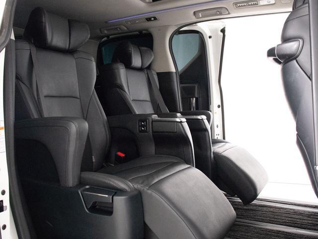 アルファード 2.5S Cパッケージ (禁煙・ワンオーナー車)(サンルーフ)(モデリスタフルエアロ)(冷暖房黒革)エグゼクティブシート/ナビ機能付ディスプレイオーディオ/後席モニター/トヨタセーフティセンス/踏み間違い防止装置/BSM/(25枚目)