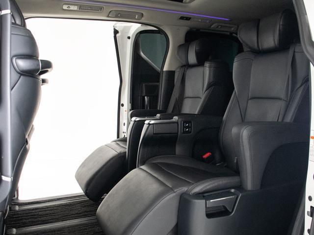 アルファード 2.5S Cパッケージ (禁煙・ワンオーナー車)(サンルーフ)(モデリスタフルエアロ)(冷暖房黒革)エグゼクティブシート/ナビ機能付ディスプレイオーディオ/後席モニター/トヨタセーフティセンス/踏み間違い防止装置/BSM/(26枚目)